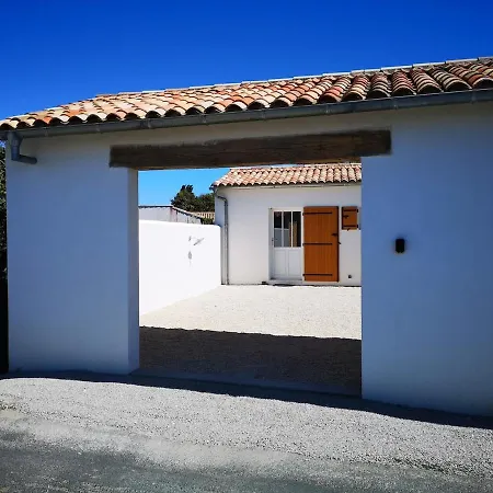 La Petite Maritaise Du Petit Bois *